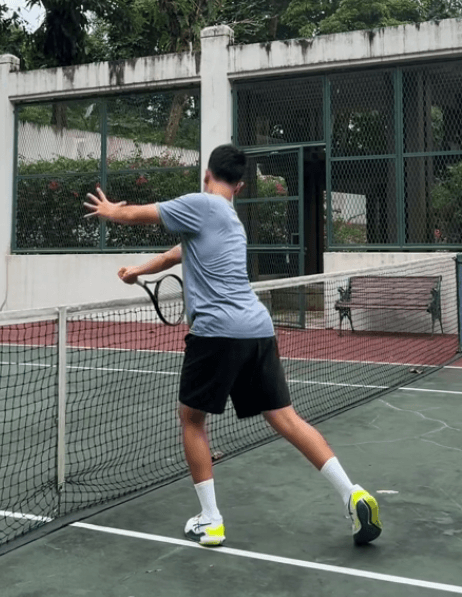 Tennis lesson practicing volleys and rallies